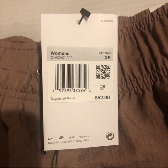 Nike Womens Size XS Woven High Rise Cargo Shorts Platinum Loose Fit Smokey Mauve - Picture 2 of 12